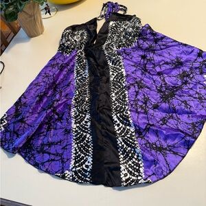 hundred percent silk halter adjustable 
In black and purple free size